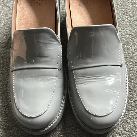 Naturalizer Gray Flats Sleek Minimalist Design - Picture 6 of 6